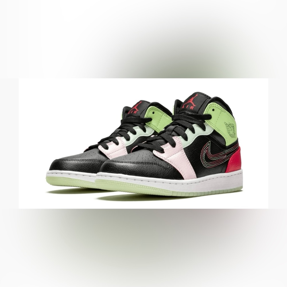 Nike Air Jordan 1 Mid SE